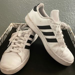 Adidas Sneakers